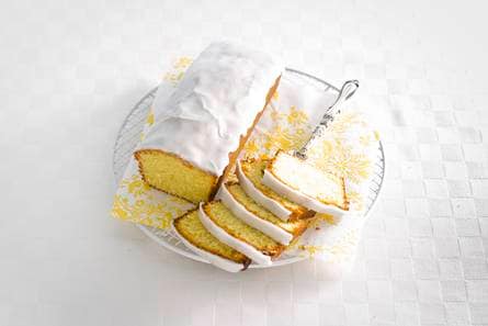 Kokos-limoencake met limoenglazuur
