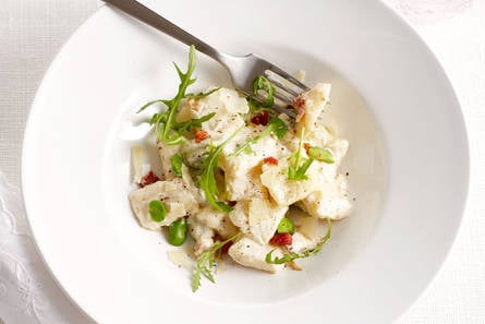 Gnocchi met tuinbonen en spekjes