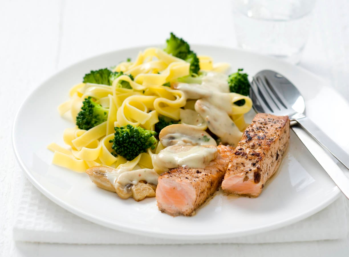 Gebakken zalm met tagliatelle