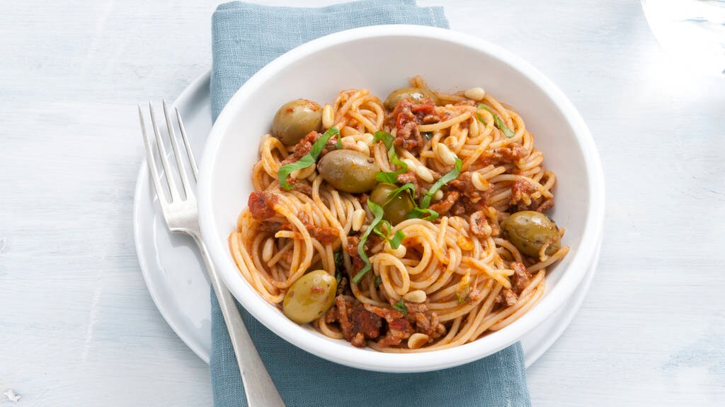 Spaghetti Met Gehakt En Knoflookolijven Recept Allerhande Albert Heijn