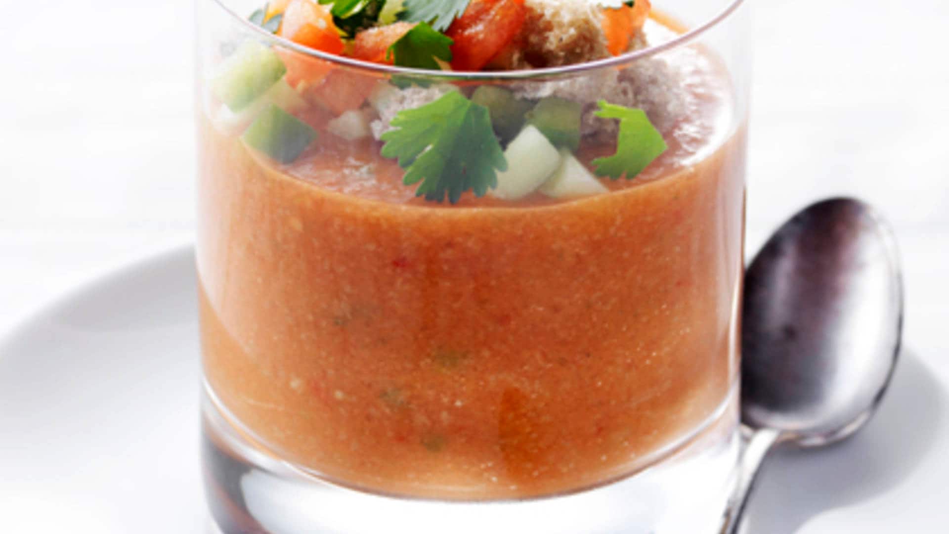 Pittige gazpacho met koriander recept Allerhande Albert Heijn