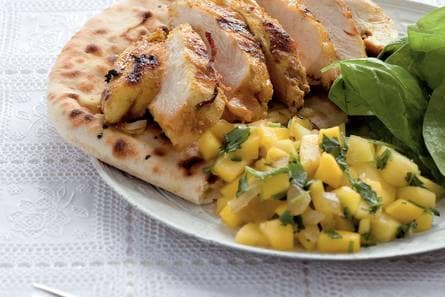 Kip in yoghurt met mangochutney
