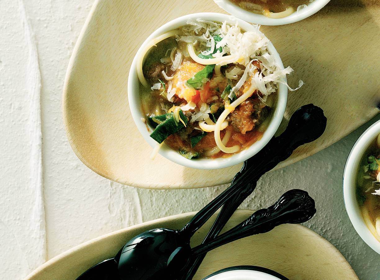 Spaghettisoep met pompoen en prei