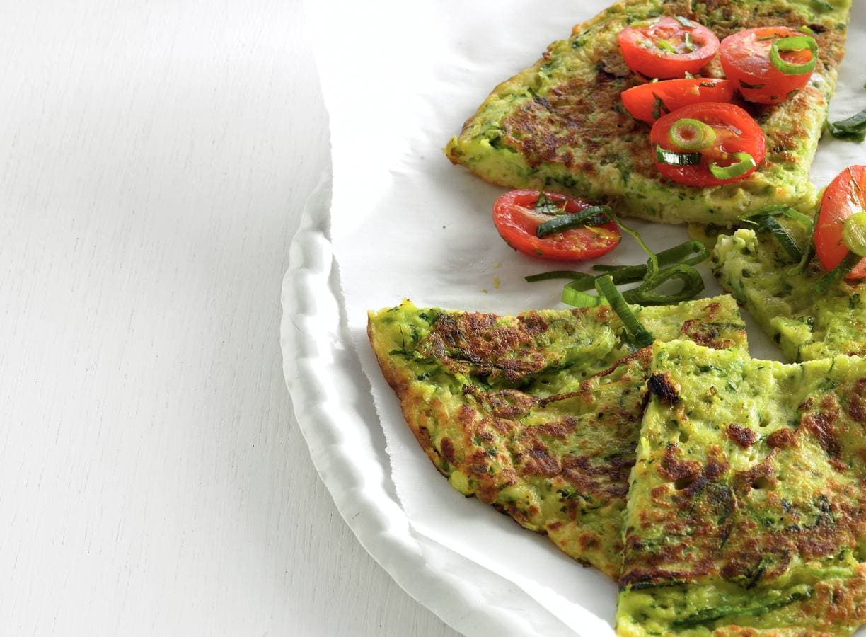 Courgetterösti met romaatjessalsa en citroenyoghurt