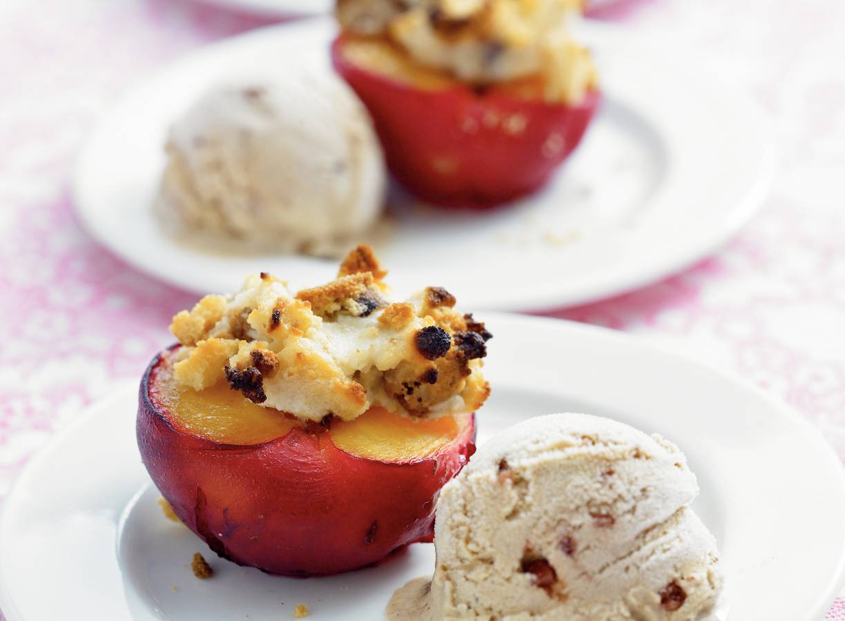 Pruimen met ricotta en ijs