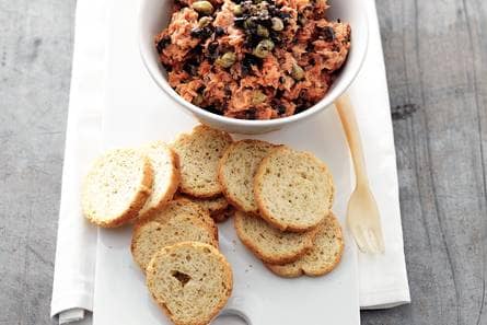Tonijntapenade met tomaat