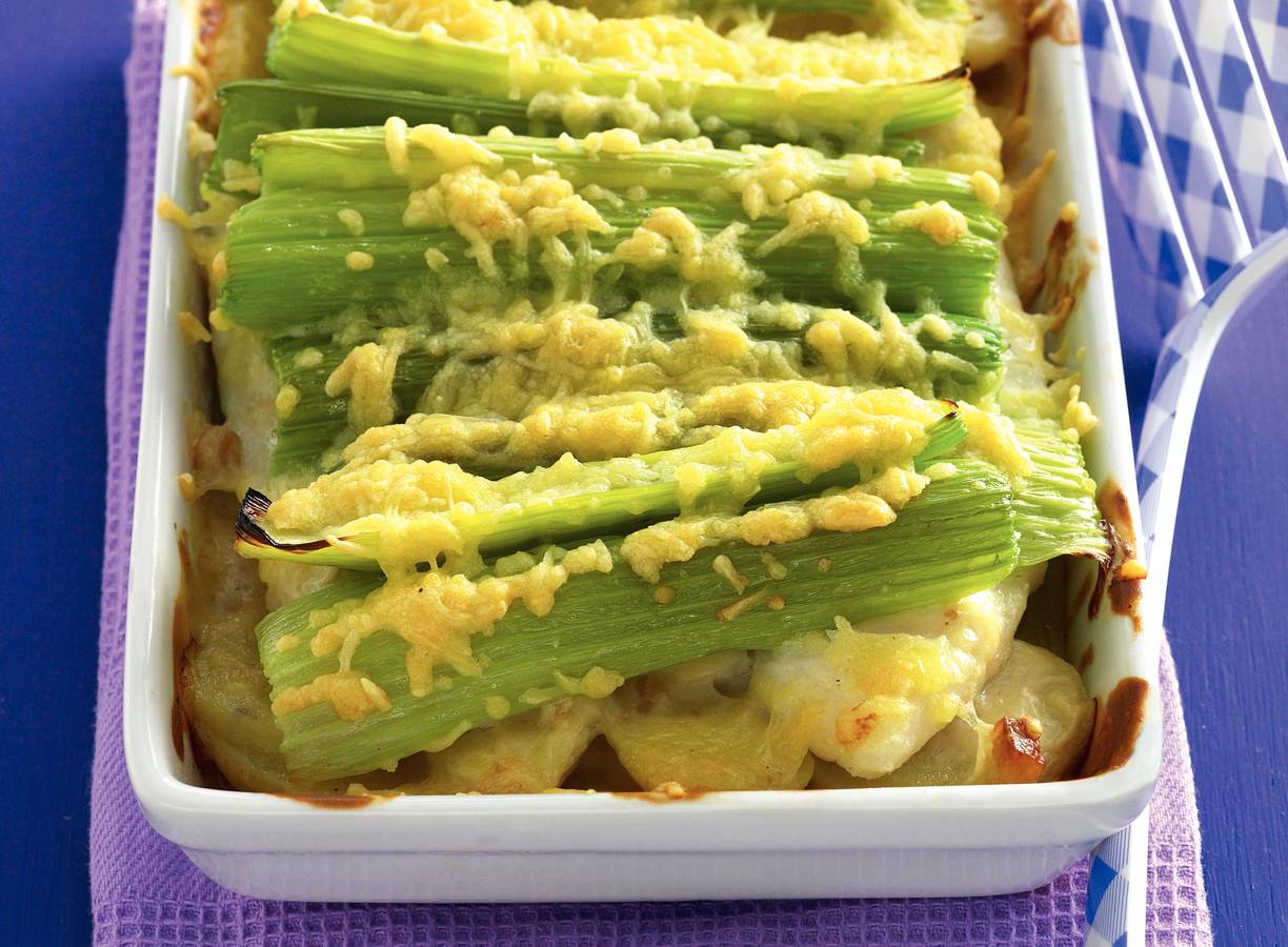 Visgratin met pangasiusfilet onder bleekselderij en kaas