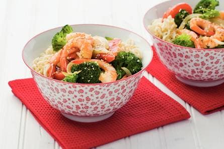 Garnalen en broccoli in ketjapsaus