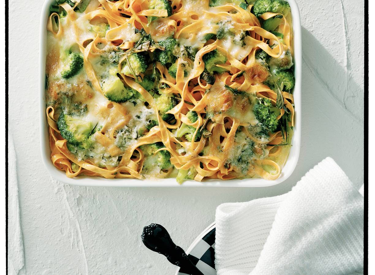 Rode tagliatelle met groene groenten