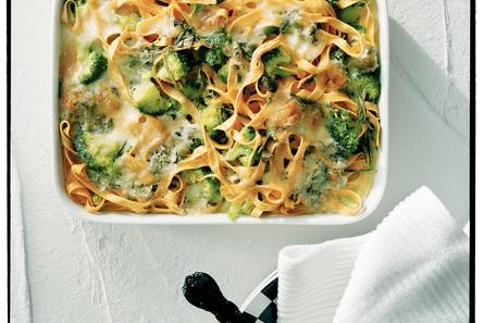 Rode tagliatelle met groene groenten
