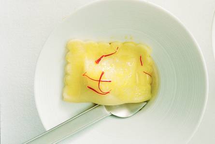 Ravioli met saffraanboter