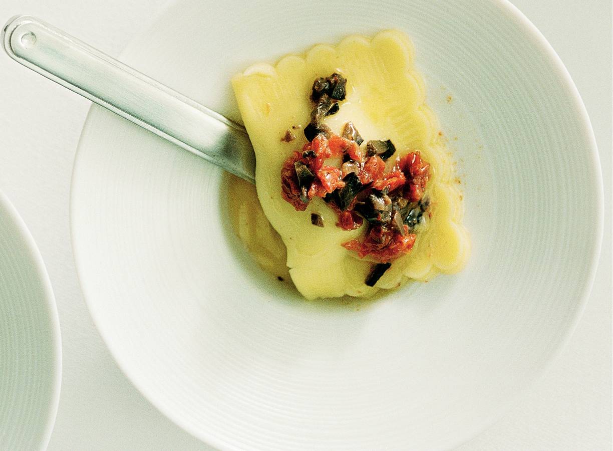 Ravioli met tomaten-olijvenboter