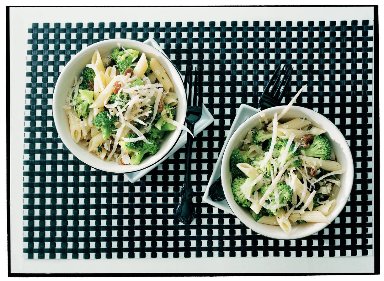 Penne met ansjovis en broccoli