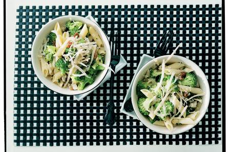 Penne met ansjovis en broccoli