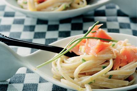 Linguine met gerookte zalm en citroen