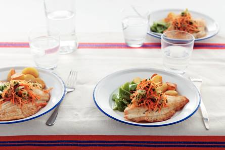 Gebakken scholfilet met oranje topping