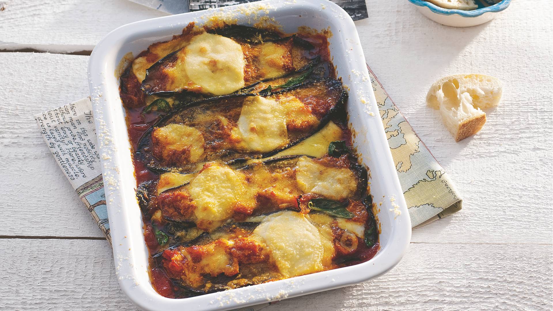 Melanzane Alla Parmigiana Aubergine Uit De Oven Met Parmezaanse Kaas Recept Allerhande Albert Heijn