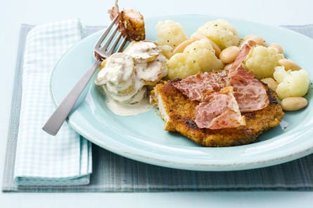 Wienerschnitzels met bloemkool en rauwe ham