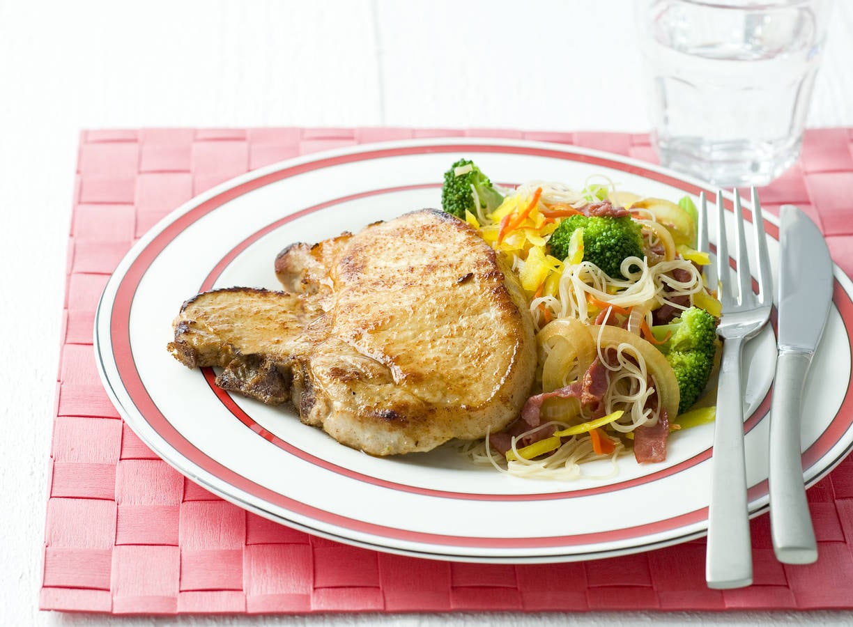 Ribkarbonade met zoetzure miehoen