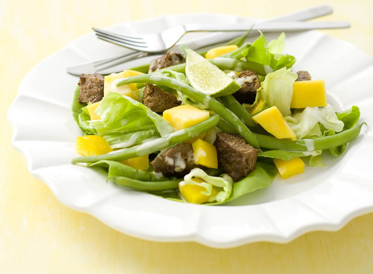 Maaltijdsalade met mango en sperziebonen