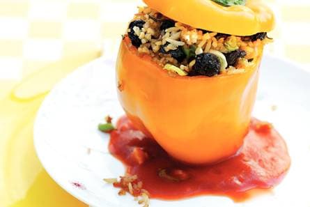 Gele paprika met zoete notenvulling