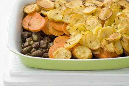 Ovenschotel met gehaktballetjes en winterpeen