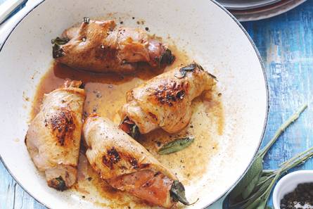 Kalfsrolletjes met ham en salie