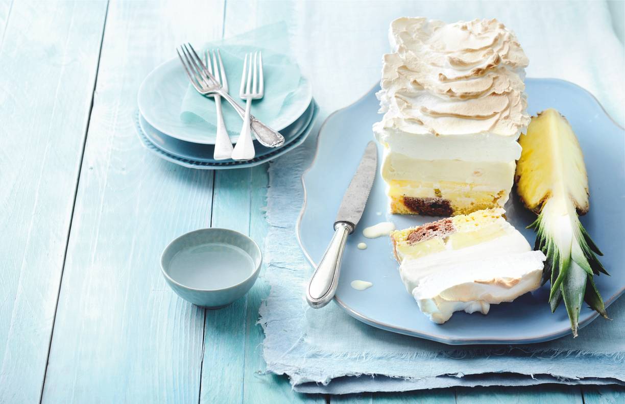 Tropische ijstaart met ananas