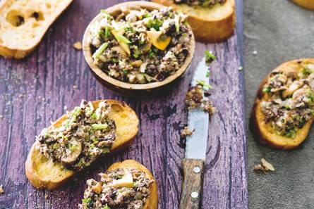 Bruschette met paddenstoelentapenade