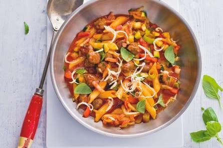 Penne met gehaktballetjes en spek