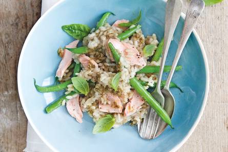 Pesto-risotto met zalm