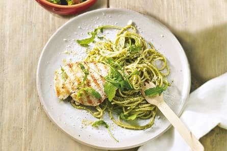 Pasta pesto met kip