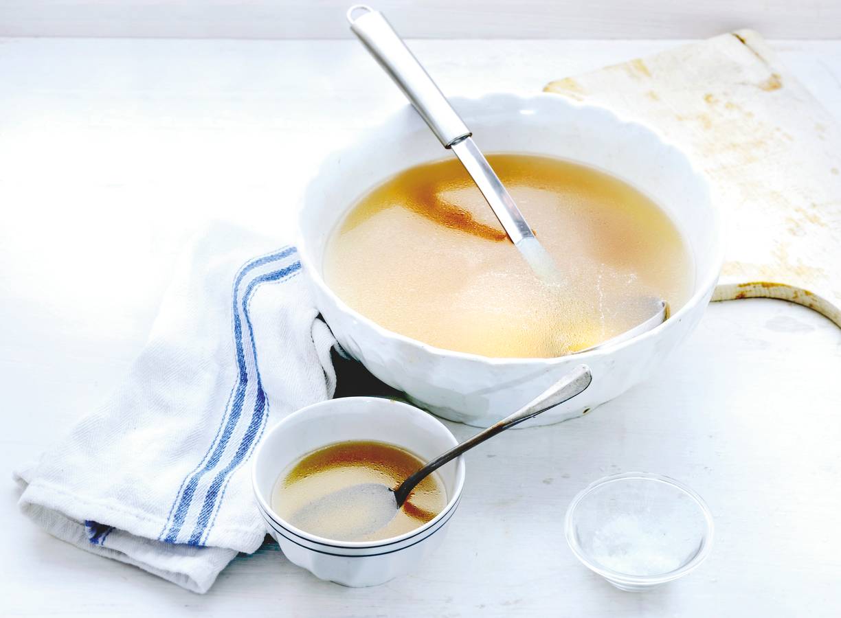 Klassieke kippenbouillon
