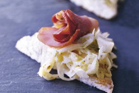 Zuurkoolsalade met gerookte eend