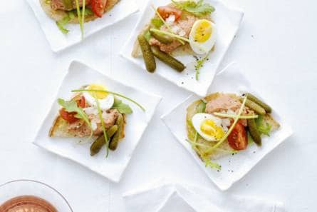 Amuse van kalfsfilet en kwartelei