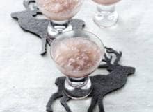 Crème de cassis, Baileys en vruchtensap: samen een geweldige cocktail.