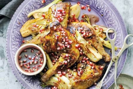 Parelhoen met venkel en granaatappelsaus