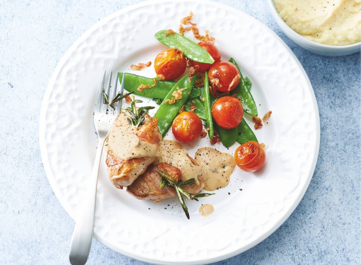 Haasmedaillons met champigonsaus