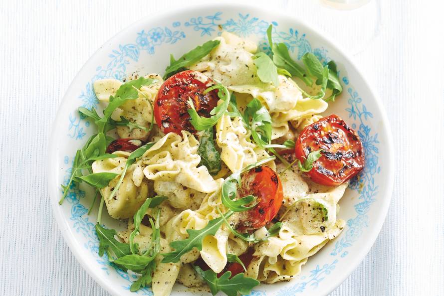 Pasta met pestosaus en gegrilde tomaten Recept Allerhande Albert