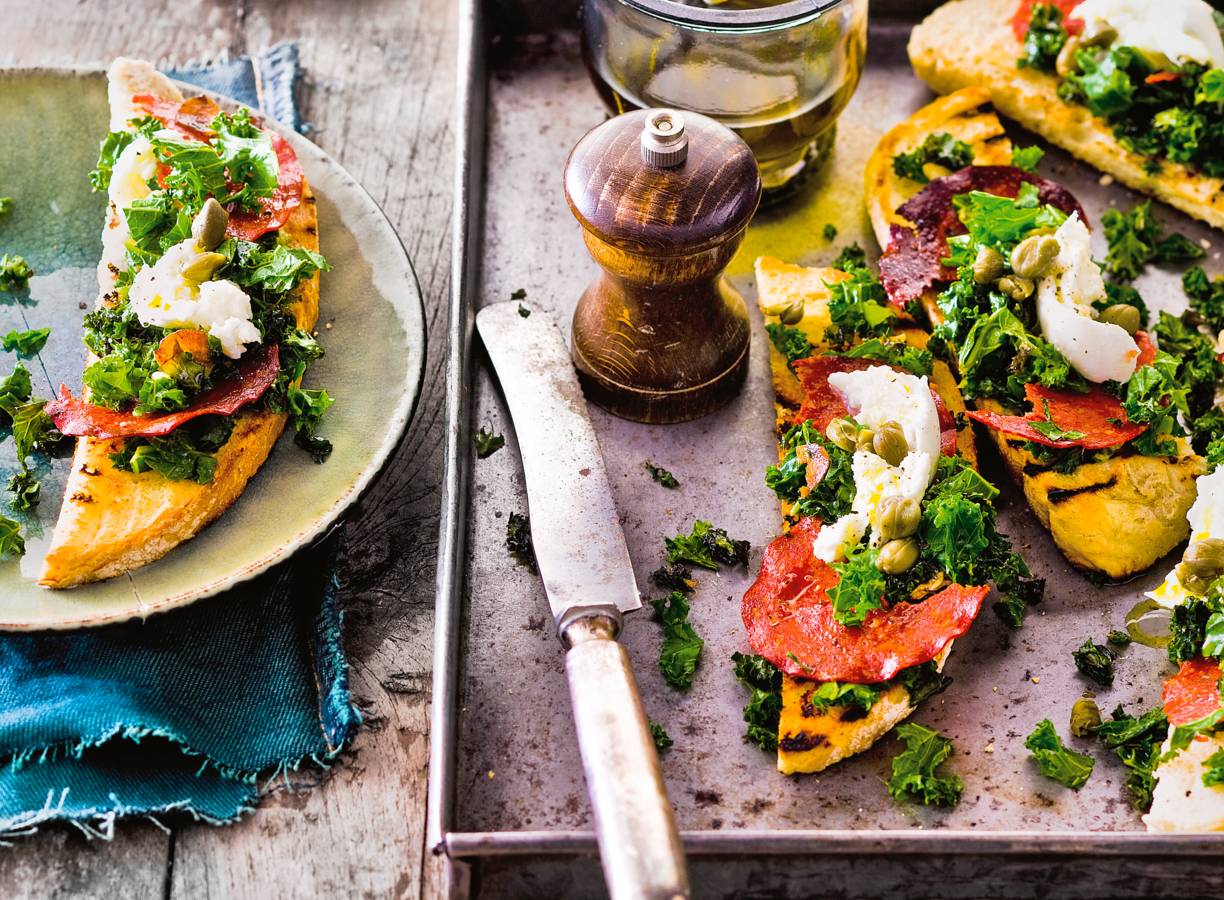 Bruschette met gebakken boerenkool en chorizo