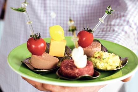 Hollandse borrelhapjes met tafelzuurdip