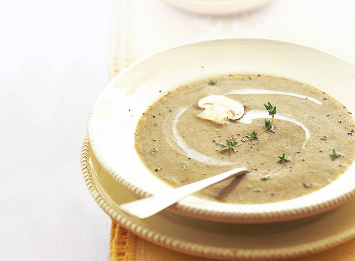 Paddenstoelensoep met witte wijn & crème fraîche