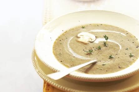 Paddenstoelensoep met witte wijn & crème fraîche
