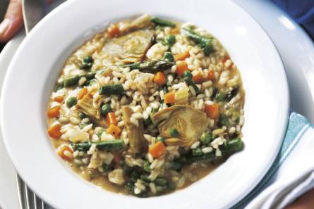 Antonio Carluccio's risotto met voorjaarsgroenten