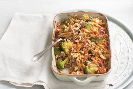Macaroni met ham, kaas en champignons