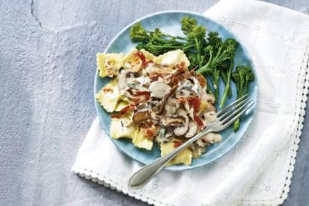 Ravioli met paddenstoelen en pancetta