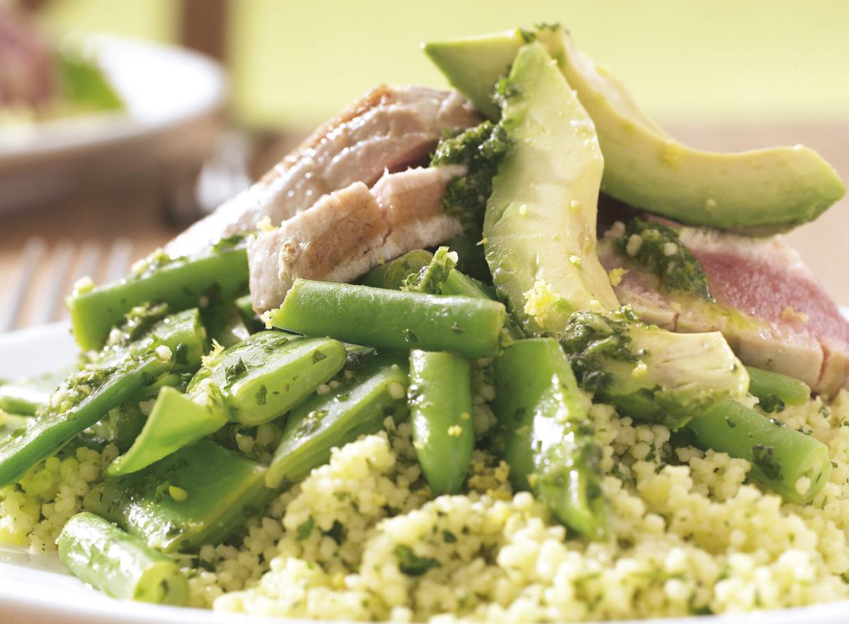 Couscoussalade met avocado en tonijn