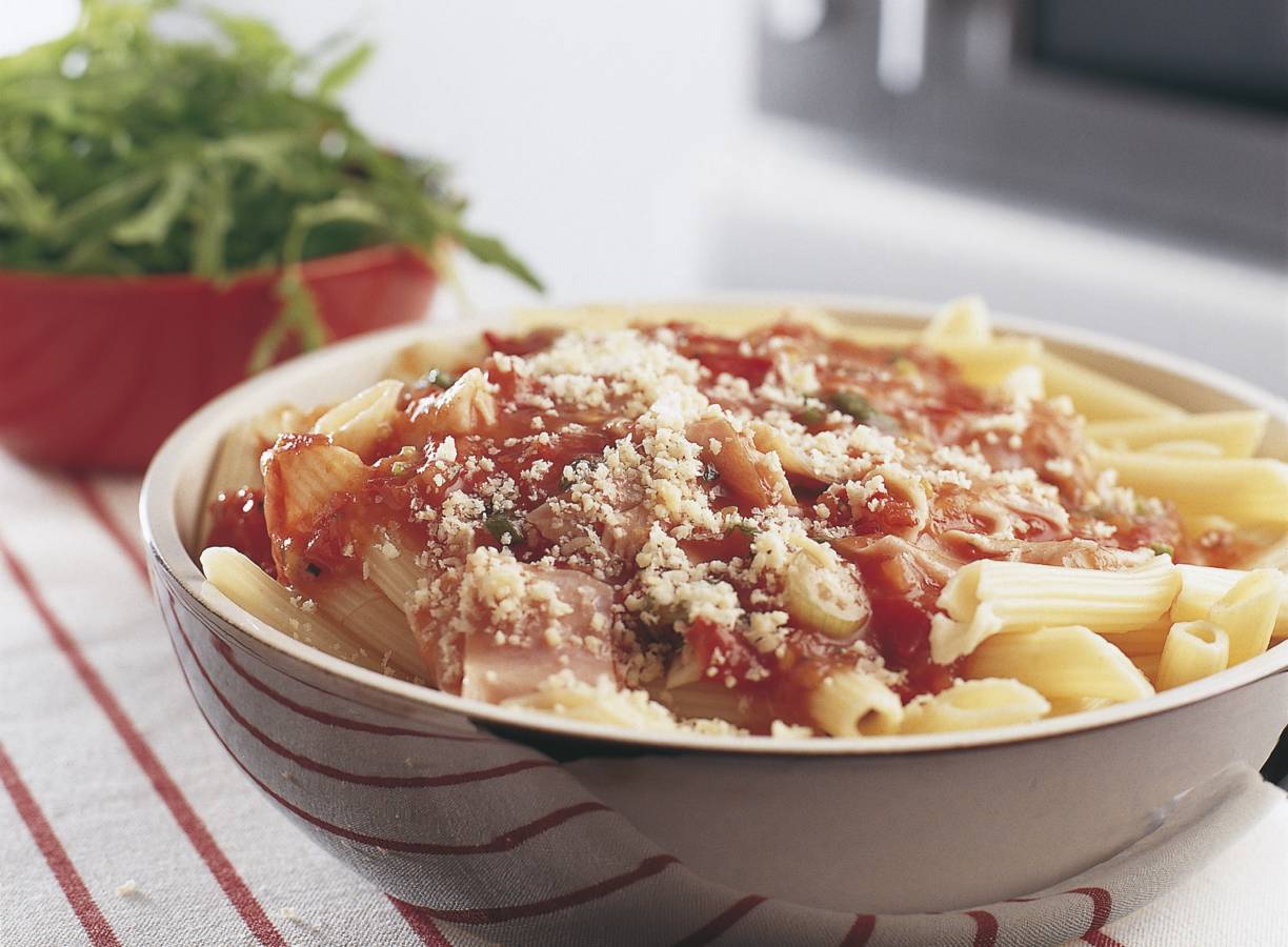 Pasta met pittige tomatensaus