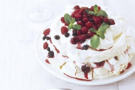Meringuetaart met mascarpone en fruit