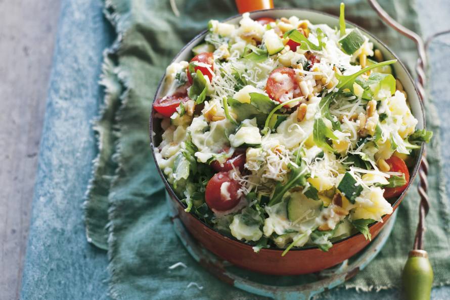 Rucola-basilicumstamppot met tomaten